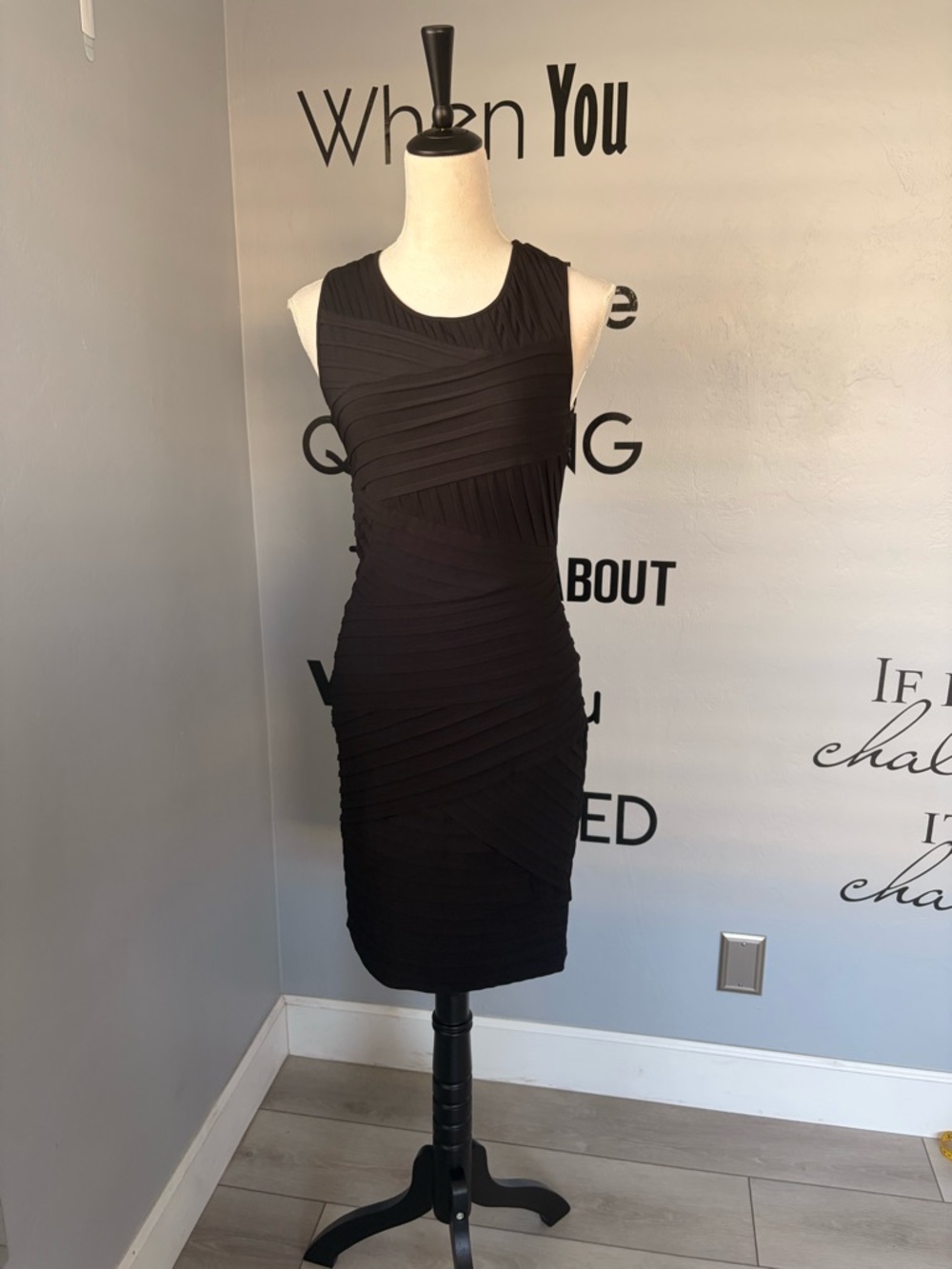 EUC New Directions Black Sleeveless Bandage- like Mini Dress Size 4